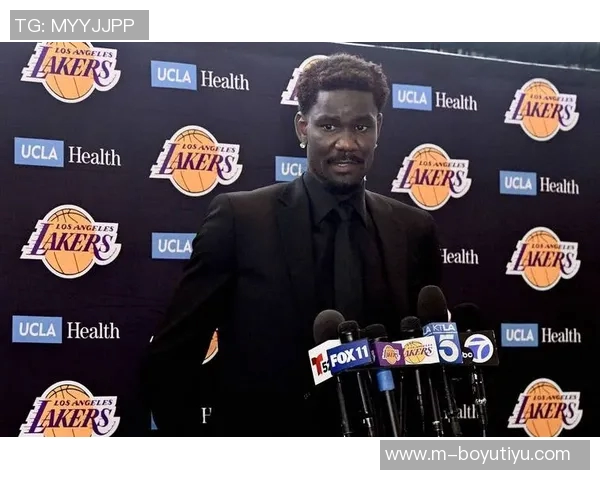 从问题状元到更衣室领袖艾顿在湖人重拾自信与归属感